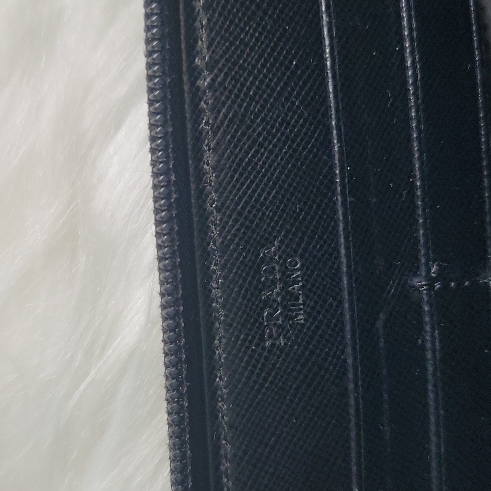 PRADA Wallet - Picture 12 of 16